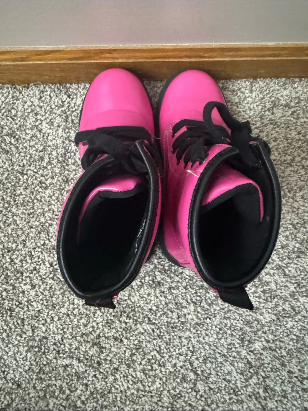 Adrienne Vittadini glossy pink
